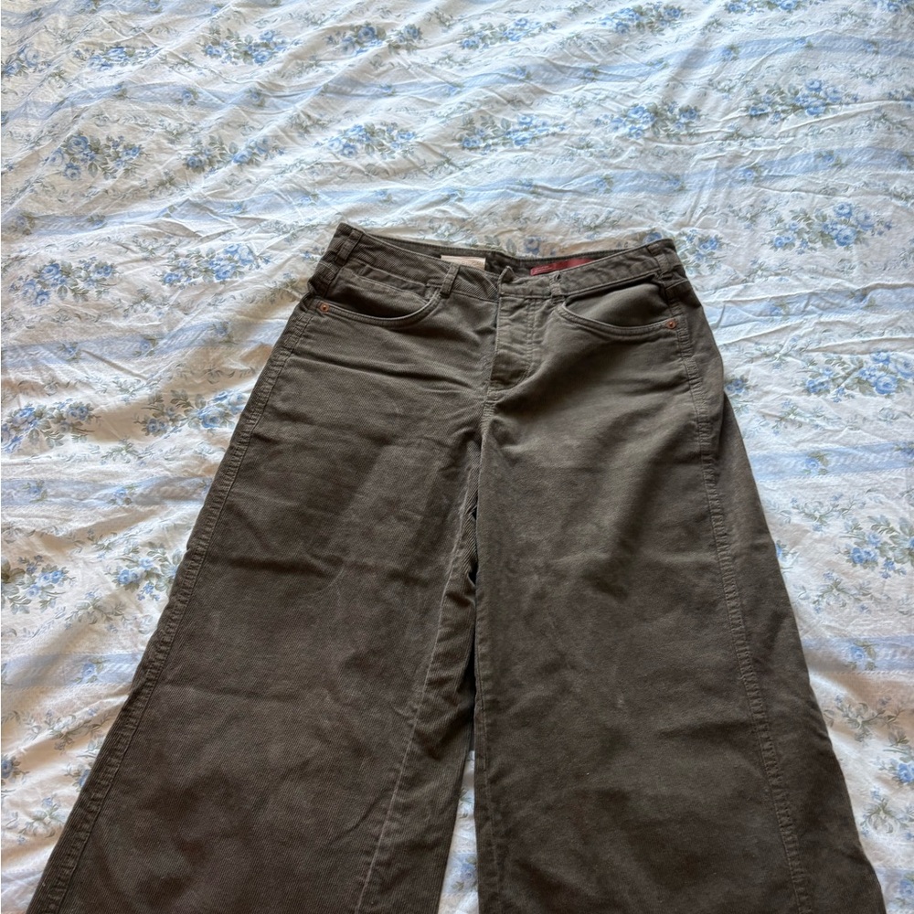 Anthropologie (pilcro) Wide-Leg corduroy Pants in Olive